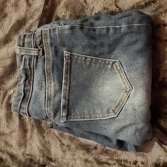 High rise, skinny jeans. - Picture 4 of 4